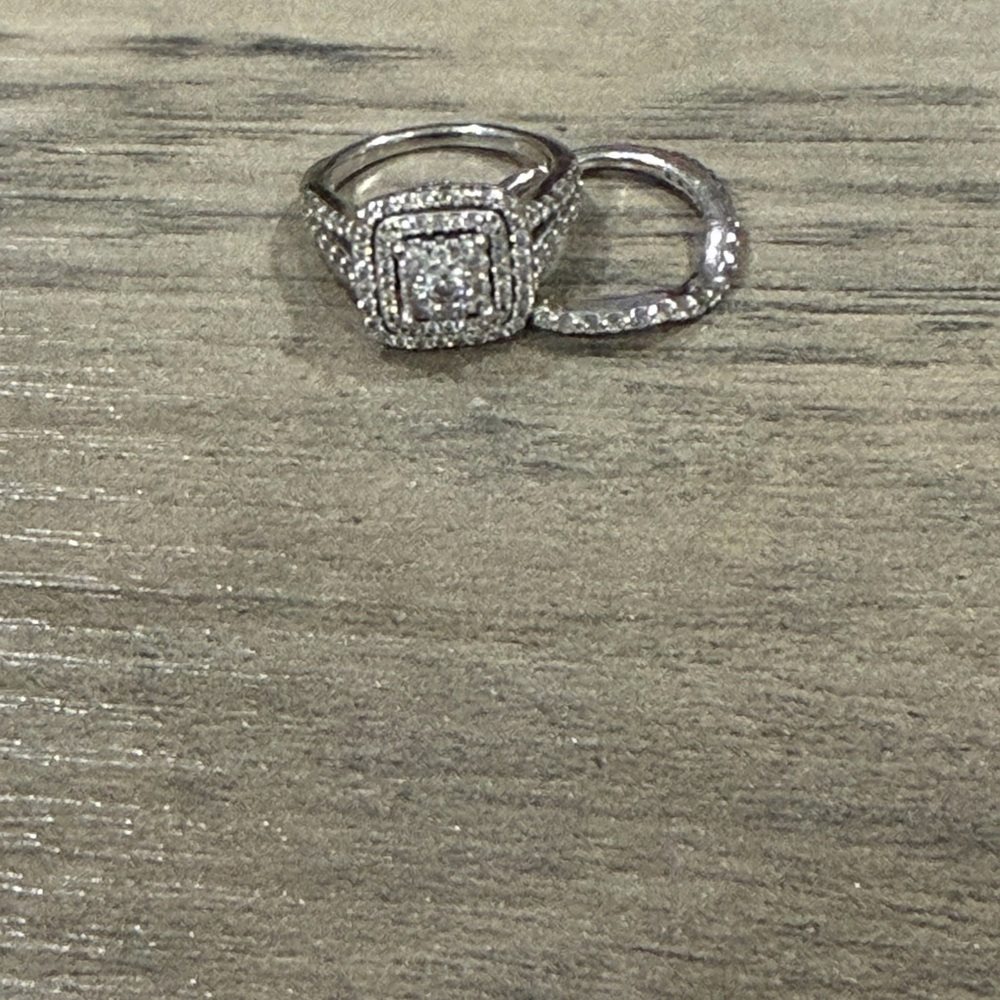 Elegant Silver Women's Ring Set